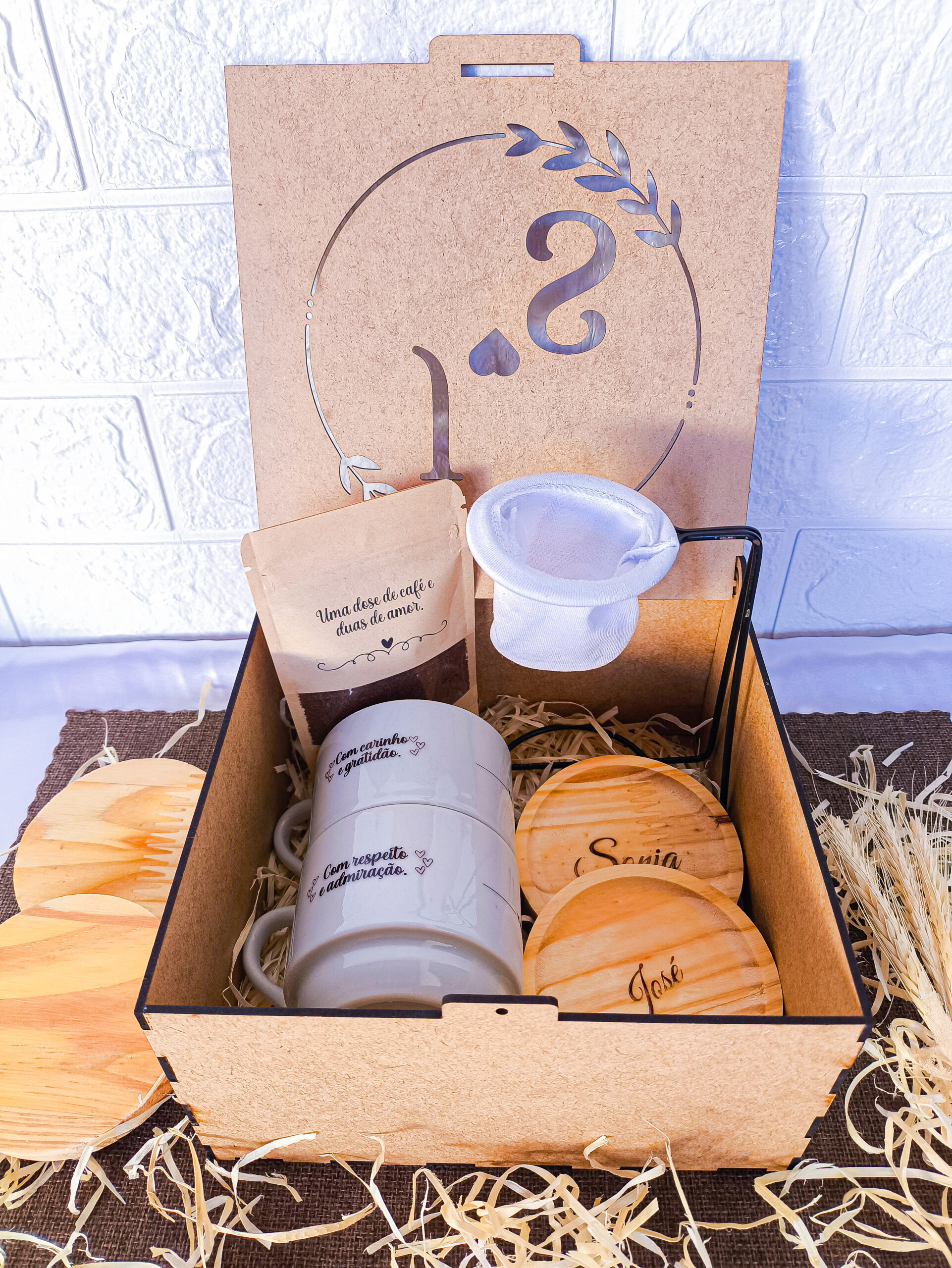 Kit Aroma e Afeto kit presente para avós com xícaras de cerâmica e caixa MDF personalizada