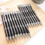 caneta metálica gravada a laser com design elegante