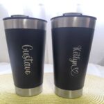 presente elegante com copo térmico personalizado a laser