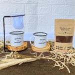 kit presente para avós com xícaras esmaltadas e caixa MDF personalizada